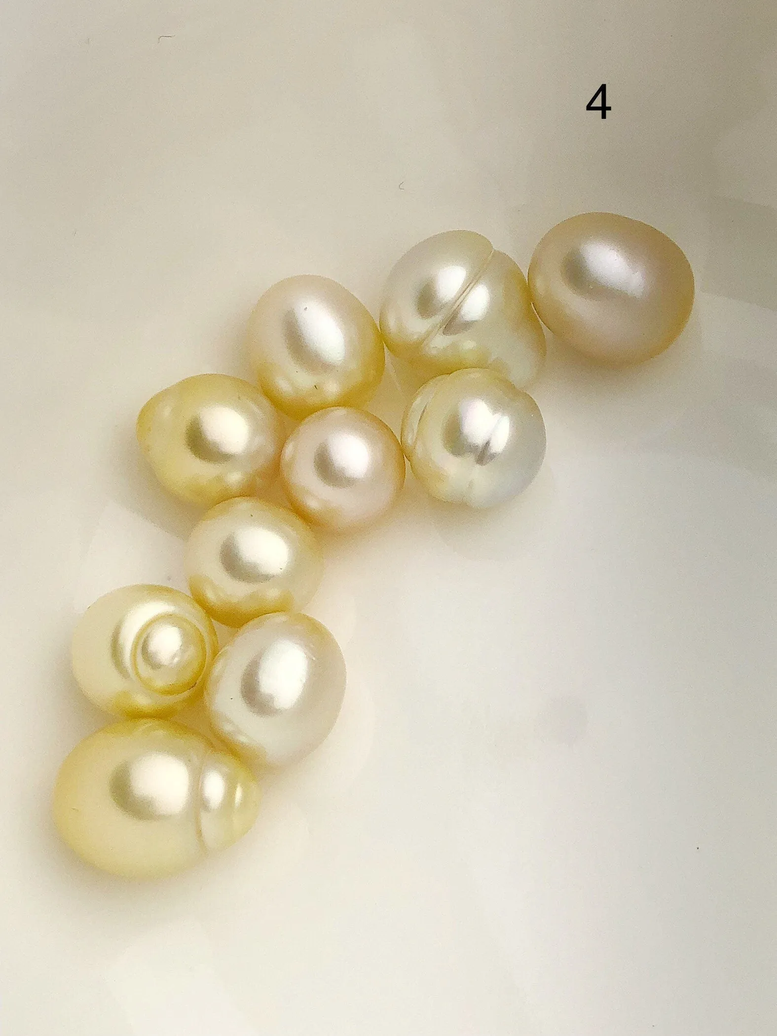 10 Pearls - SouthSea Pearls From Burma - Natural Color - 9 to 13mm (#530 No. 1-6)