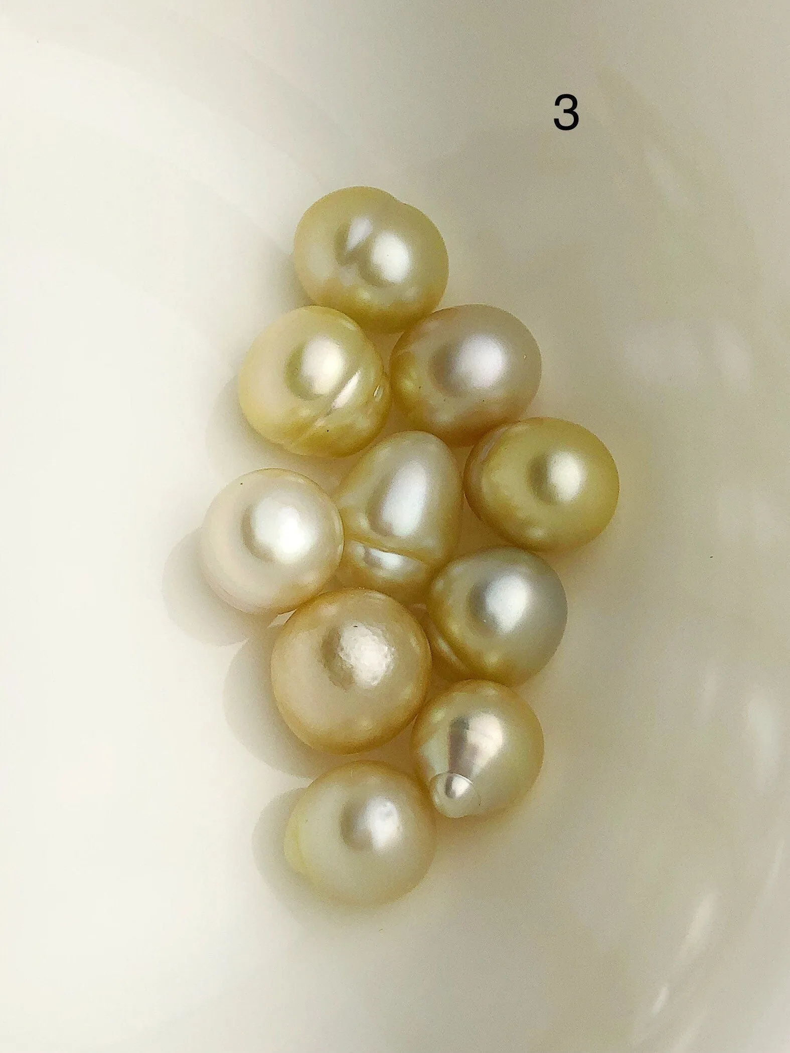 10 Pearls - SouthSea Pearls From Burma - Natural Color - 9 to 13mm (#531 No. 1-6)