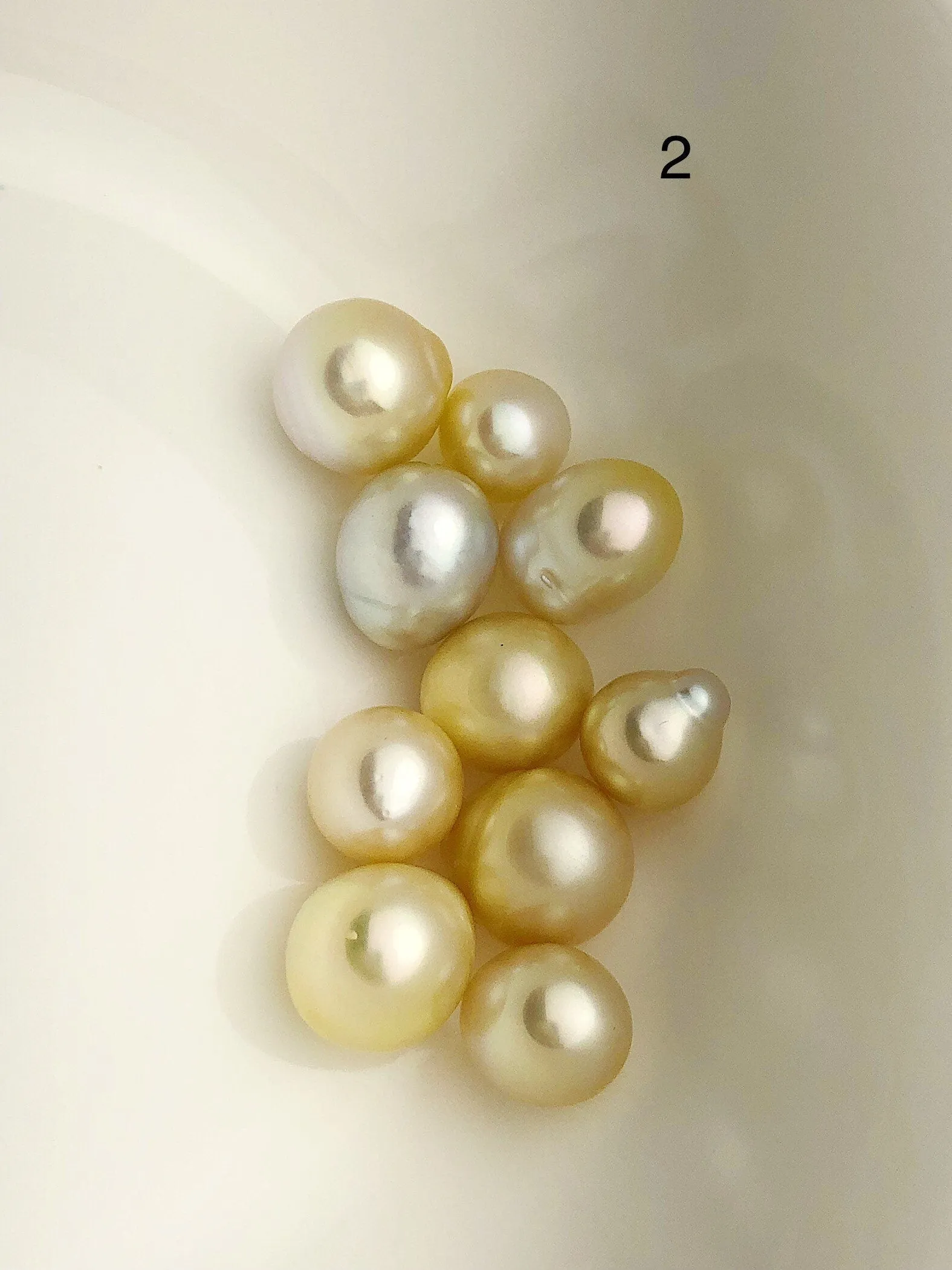 10 Pearls - SouthSea Pearls From Burma - Natural Color - 9 to 13mm (#531 No. 1-6)